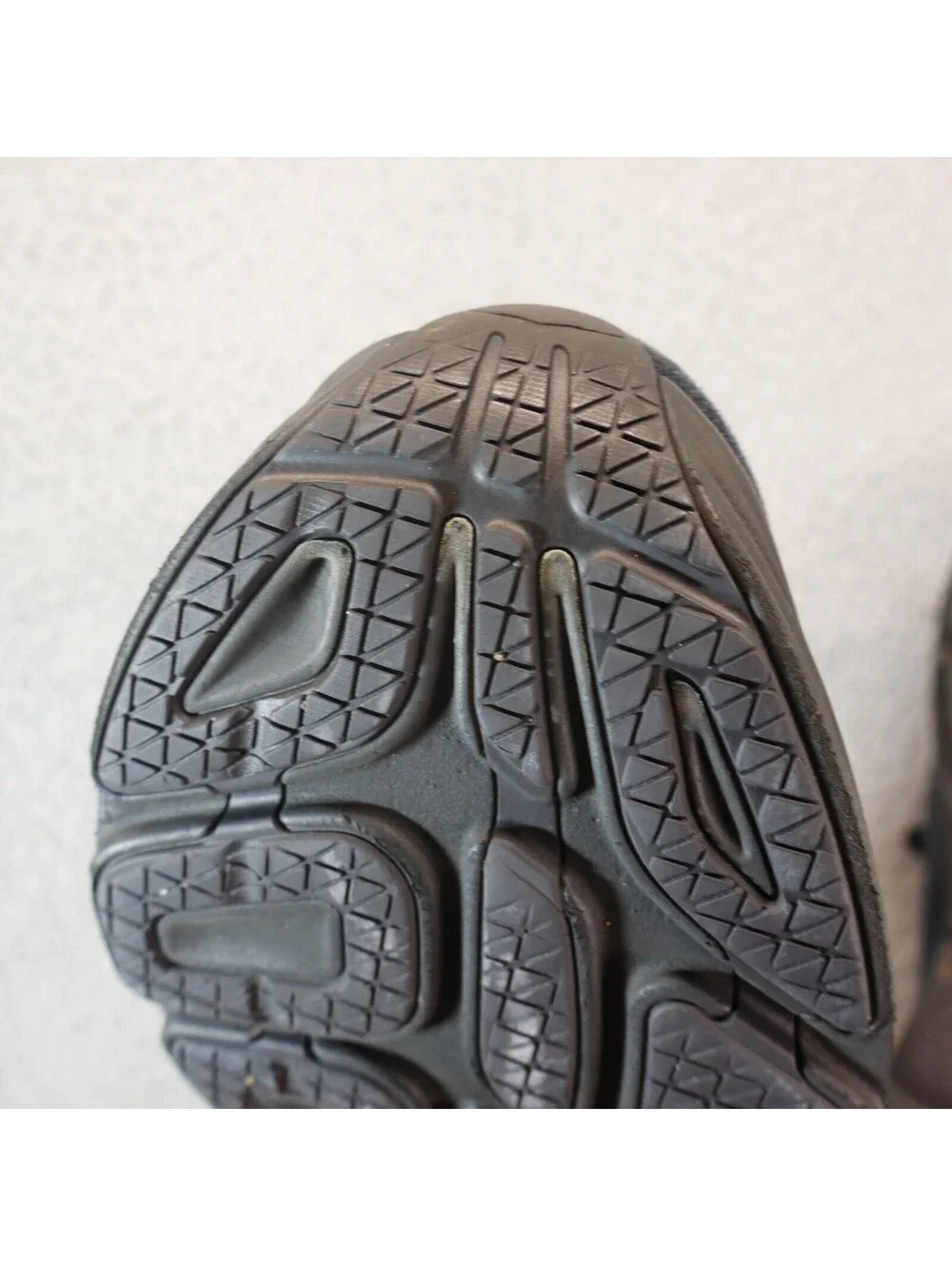HOKA ONE ONE Men’s Bondi 8 Running Shoes 15D Black